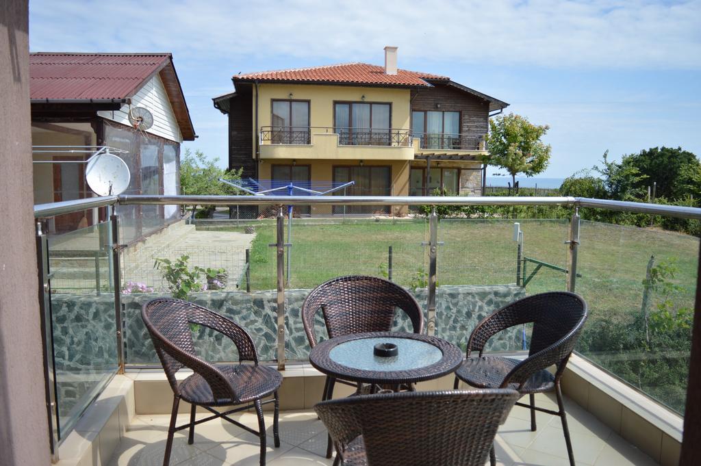 Afrodita Apartments 2 ซิเนโมเร็ท ภายนอก รูปภาพ