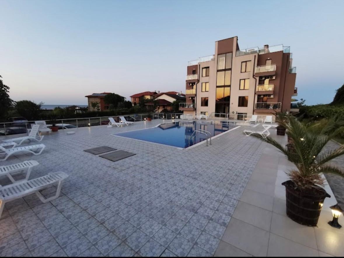 Afrodita Apartments 2 ซิเนโมเร็ท ภายนอก รูปภาพ