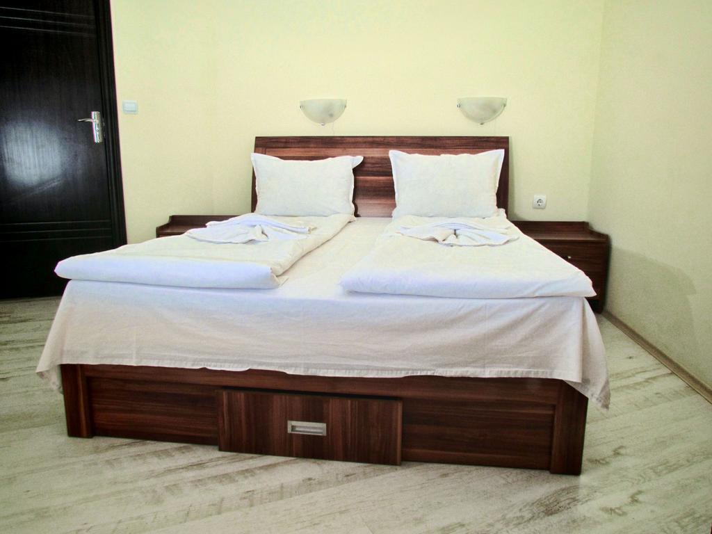 Afrodita Apartments 2 ซิเนโมเร็ท ภายนอก รูปภาพ